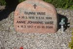 Gunni Vase.JPG